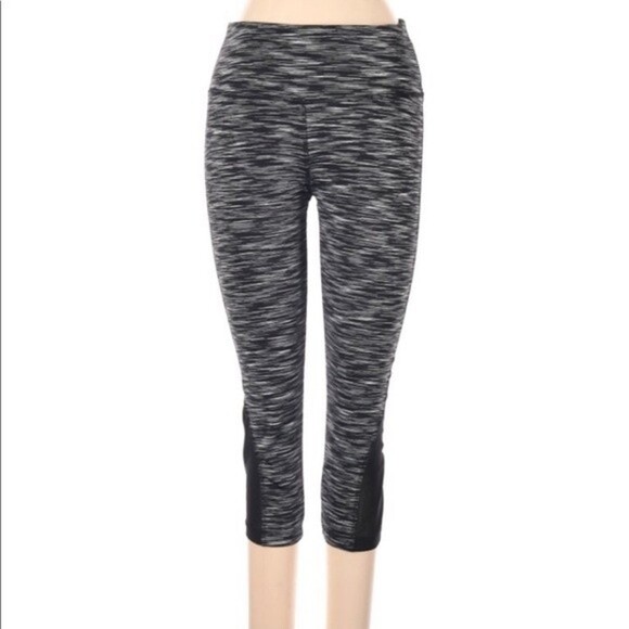 VOGO Athletica small leggings - Picture 1 of 5